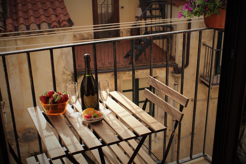 Gaia Holidays Apartments Чефалу Экстерьер фото