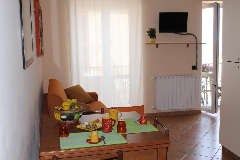 Gaia Holidays Apartments Чефалу Экстерьер фото