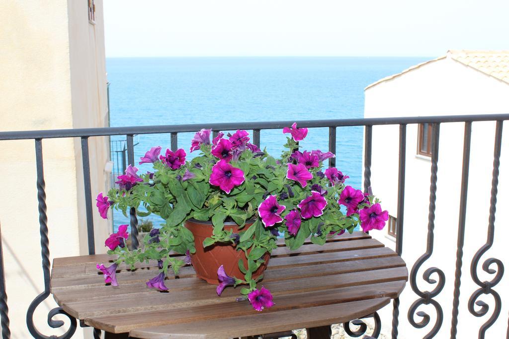 Gaia Holidays Apartments Чефалу Экстерьер фото