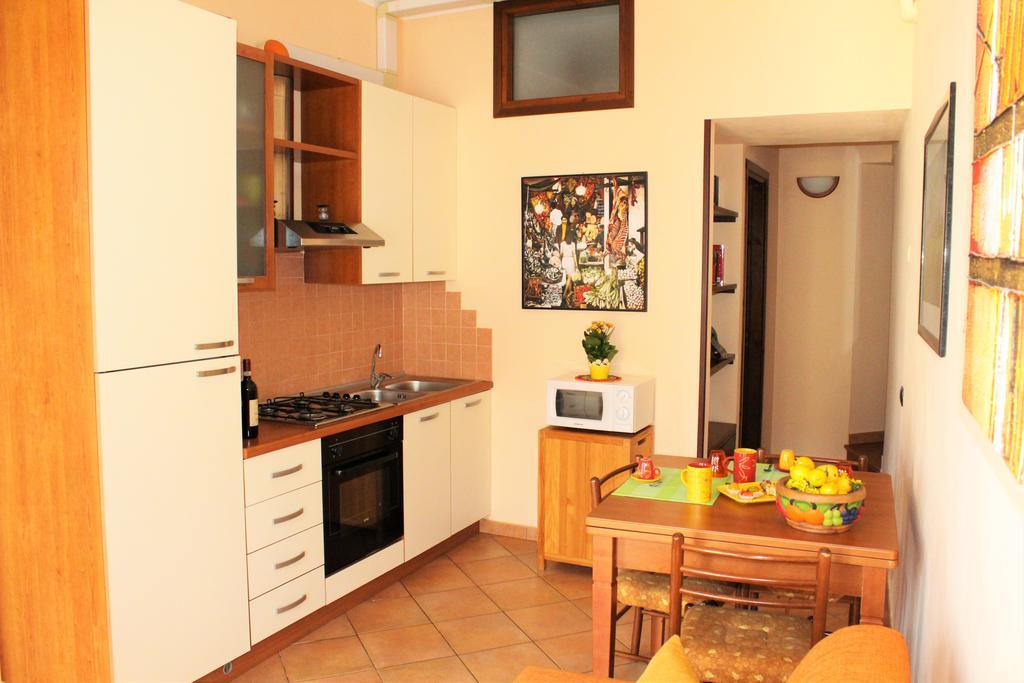 Gaia Holidays Apartments Чефалу Экстерьер фото