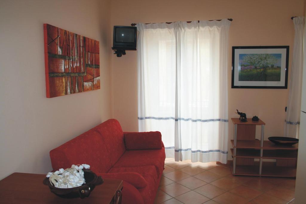 Gaia Holidays Apartments Чефалу Экстерьер фото