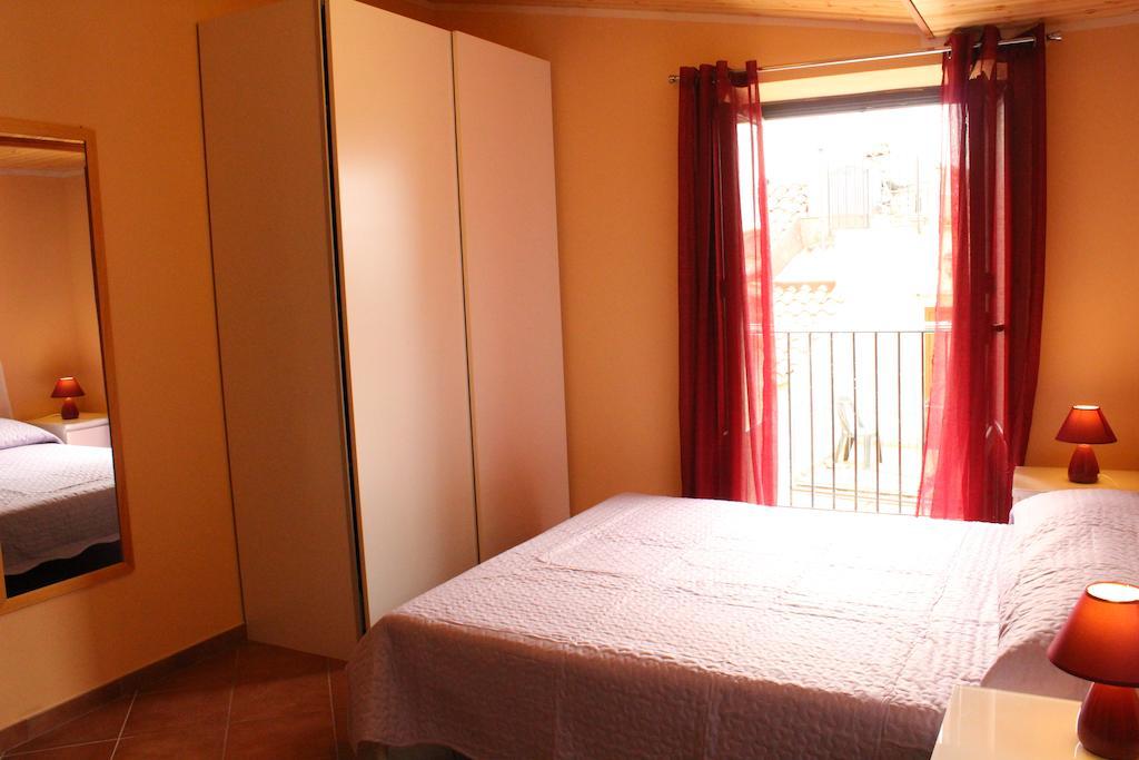 Gaia Holidays Apartments Чефалу Номер фото