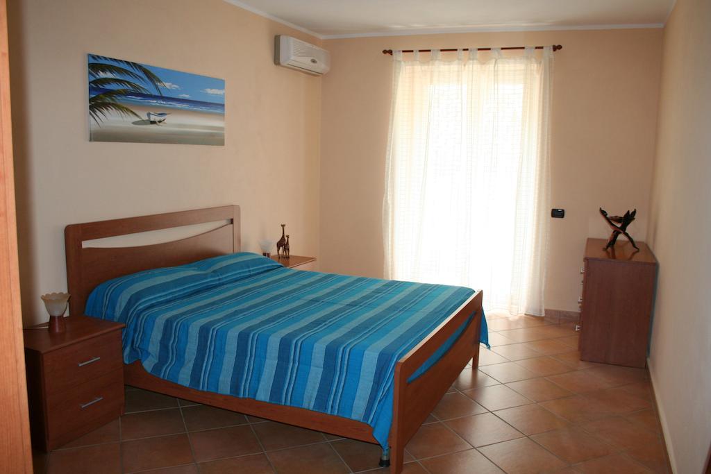 Gaia Holidays Apartments Чефалу Номер фото
